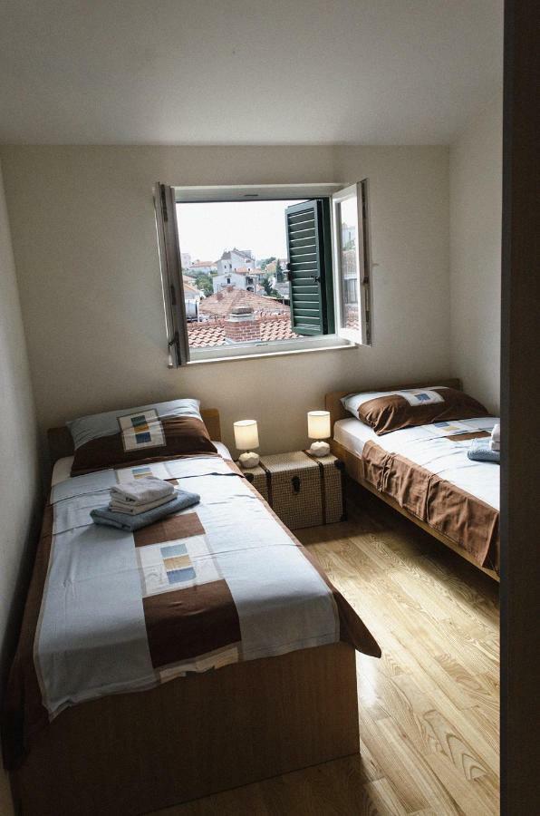 Mars Apartment Трогир Екстериор снимка
