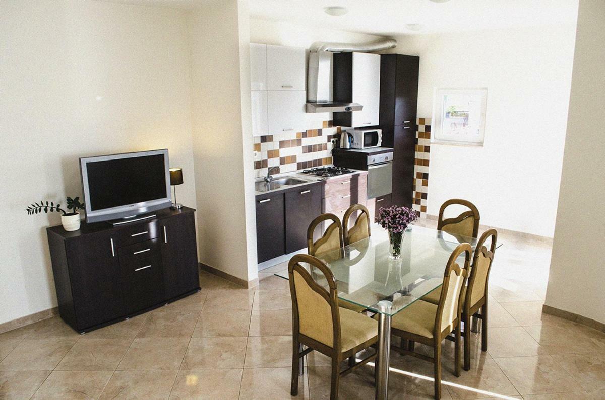 Mars Apartment Трогир Екстериор снимка